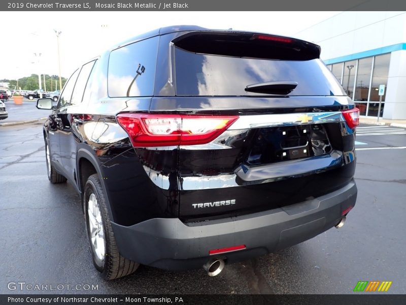 Mosaic Black Metallic / Jet Black 2019 Chevrolet Traverse LS