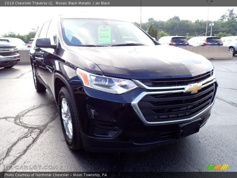Mosaic Black Metallic / Jet Black 2019 Chevrolet Traverse LS