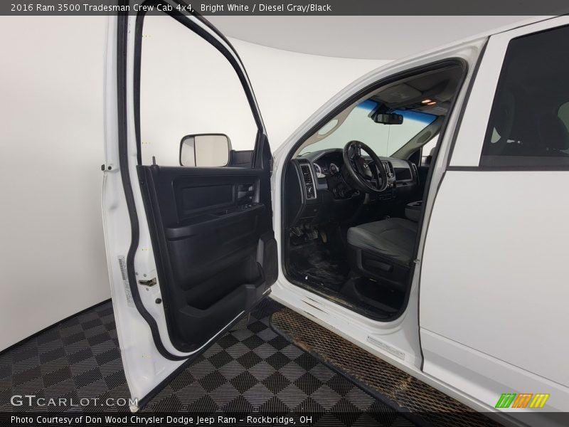 Bright White / Diesel Gray/Black 2016 Ram 3500 Tradesman Crew Cab 4x4