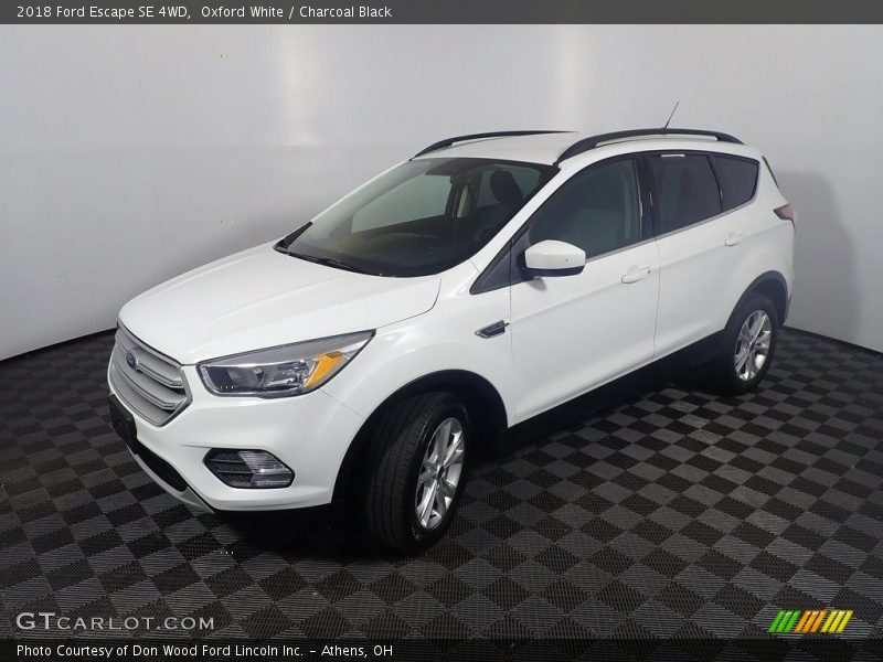 Oxford White / Charcoal Black 2018 Ford Escape SE 4WD