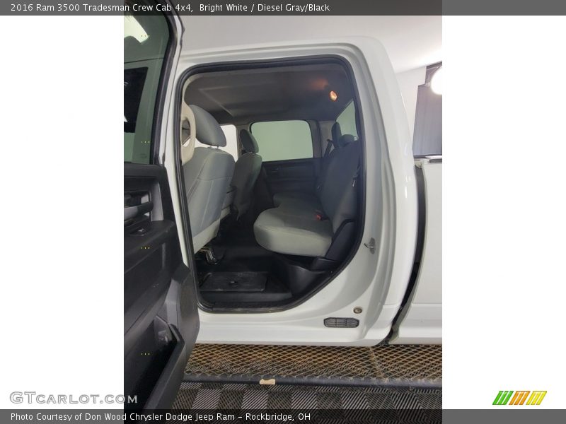 Bright White / Diesel Gray/Black 2016 Ram 3500 Tradesman Crew Cab 4x4