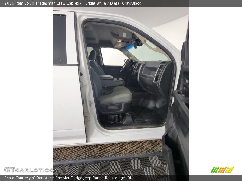 Bright White / Diesel Gray/Black 2016 Ram 3500 Tradesman Crew Cab 4x4