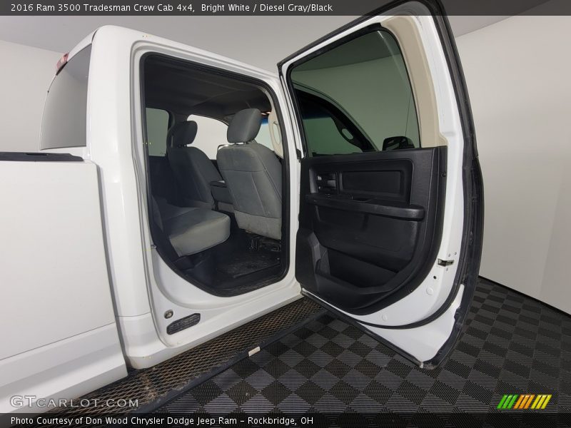 Bright White / Diesel Gray/Black 2016 Ram 3500 Tradesman Crew Cab 4x4