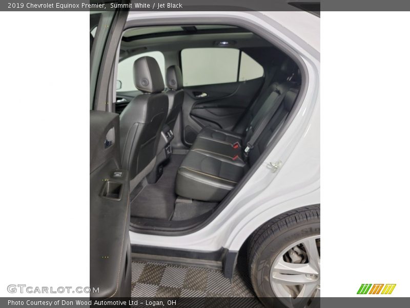 Summit White / Jet Black 2019 Chevrolet Equinox Premier