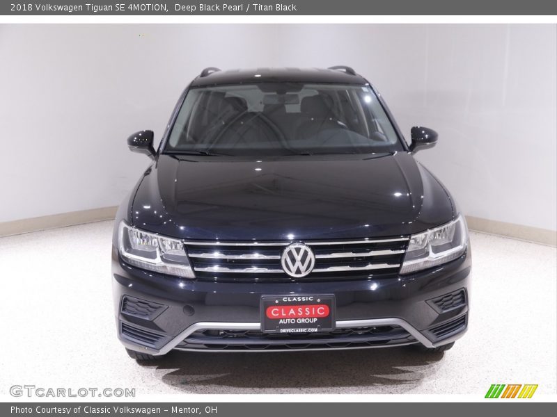 Deep Black Pearl / Titan Black 2018 Volkswagen Tiguan SE 4MOTION