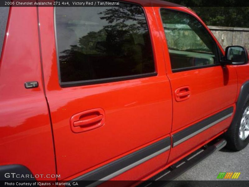Victory Red / Tan/Neutral 2006 Chevrolet Avalanche Z71 4x4