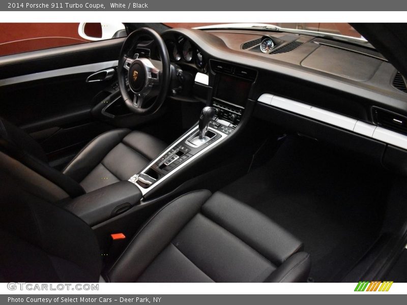 Dashboard of 2014 911 Turbo Coupe