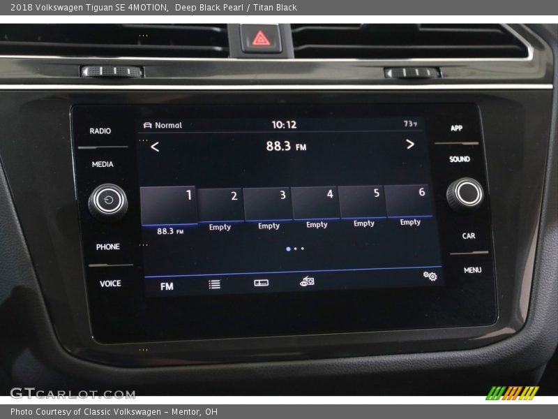 Deep Black Pearl / Titan Black 2018 Volkswagen Tiguan SE 4MOTION