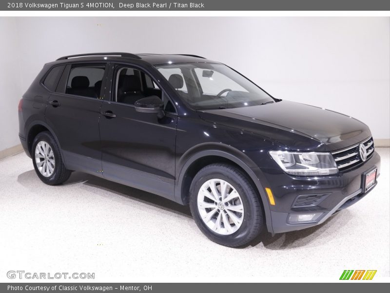 Deep Black Pearl / Titan Black 2018 Volkswagen Tiguan S 4MOTION