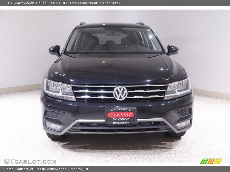 Deep Black Pearl / Titan Black 2018 Volkswagen Tiguan S 4MOTION