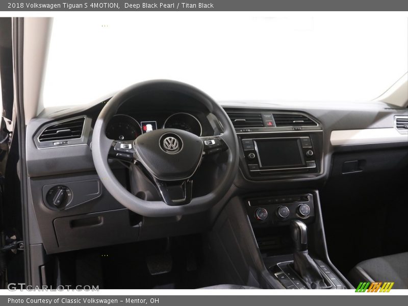 Deep Black Pearl / Titan Black 2018 Volkswagen Tiguan S 4MOTION