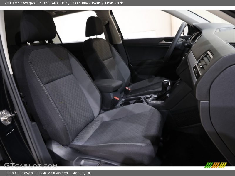 Deep Black Pearl / Titan Black 2018 Volkswagen Tiguan S 4MOTION