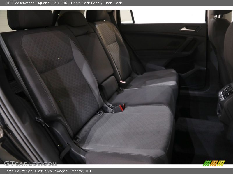 Deep Black Pearl / Titan Black 2018 Volkswagen Tiguan S 4MOTION