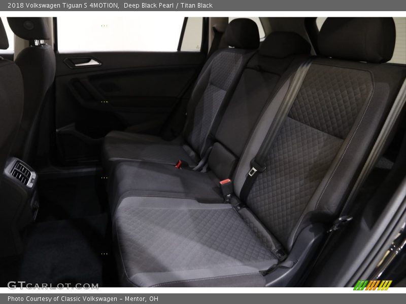 Deep Black Pearl / Titan Black 2018 Volkswagen Tiguan S 4MOTION