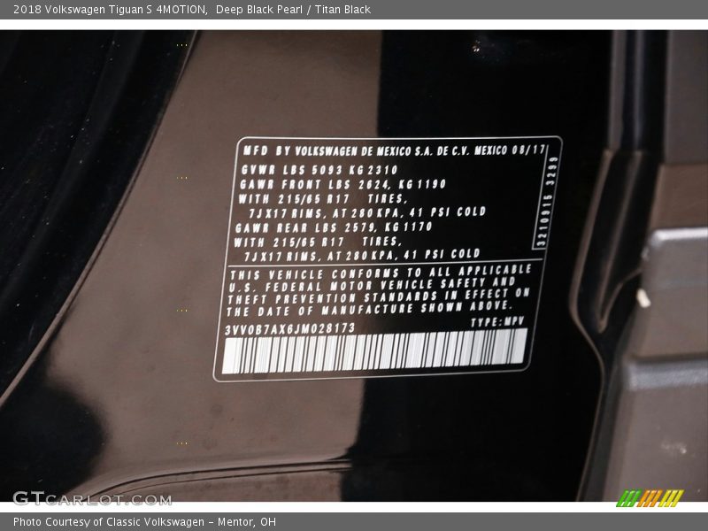 Deep Black Pearl / Titan Black 2018 Volkswagen Tiguan S 4MOTION
