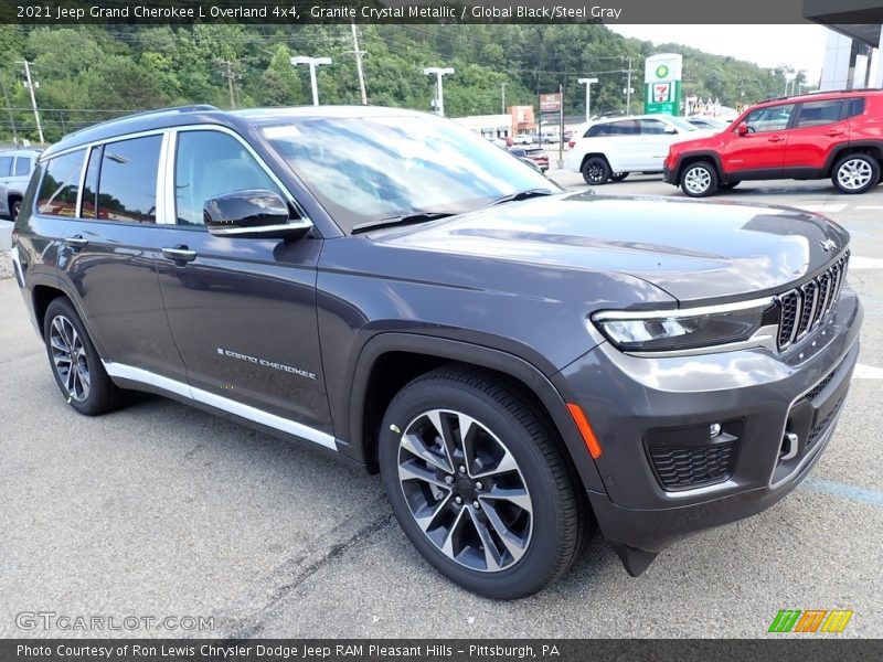 Front 3/4 View of 2021 Grand Cherokee L Overland 4x4