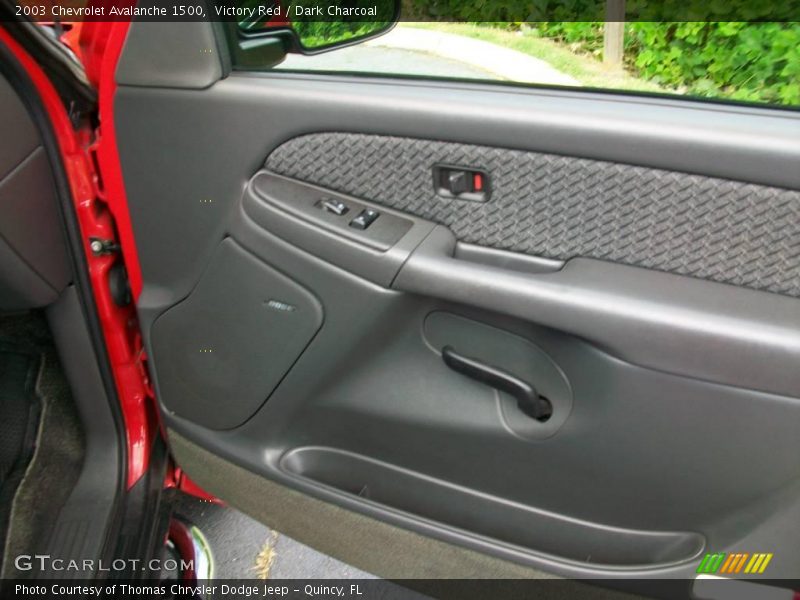 Victory Red / Dark Charcoal 2003 Chevrolet Avalanche 1500