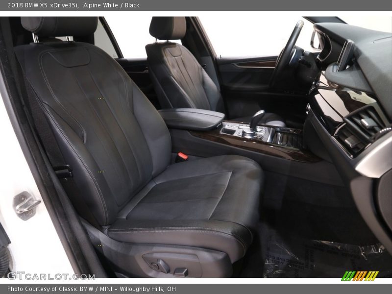 Alpine White / Black 2018 BMW X5 xDrive35i