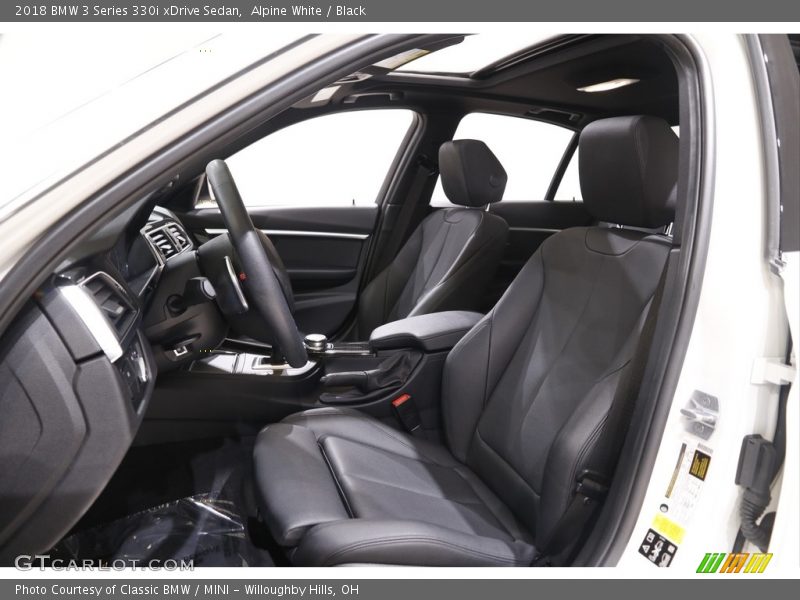 Alpine White / Black 2018 BMW 3 Series 330i xDrive Sedan