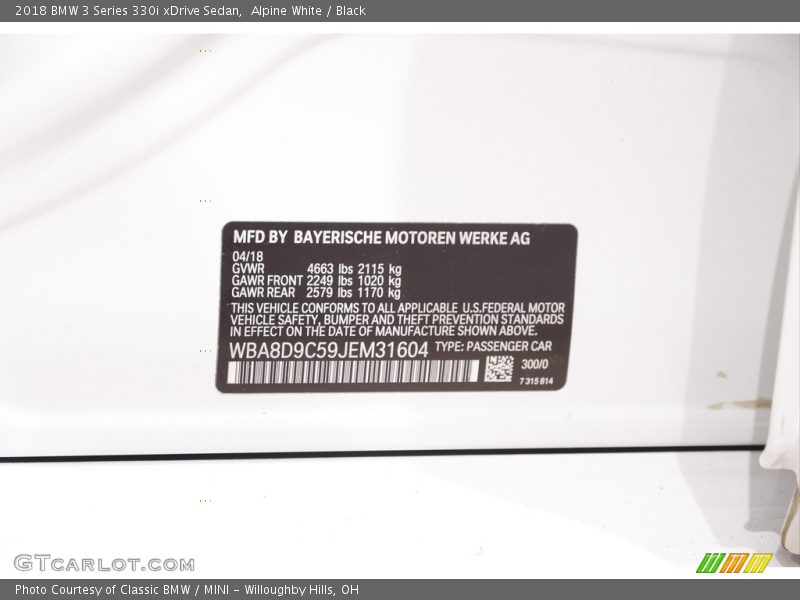 Alpine White / Black 2018 BMW 3 Series 330i xDrive Sedan