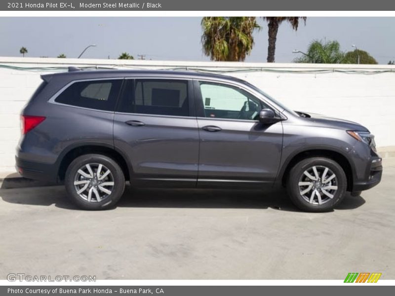 Modern Steel Metallic / Black 2021 Honda Pilot EX-L