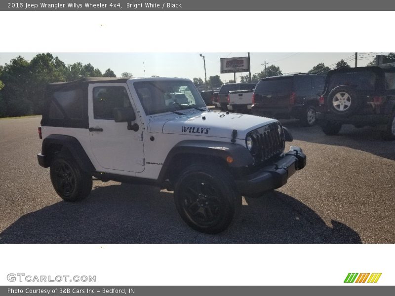 Bright White / Black 2016 Jeep Wrangler Willys Wheeler 4x4