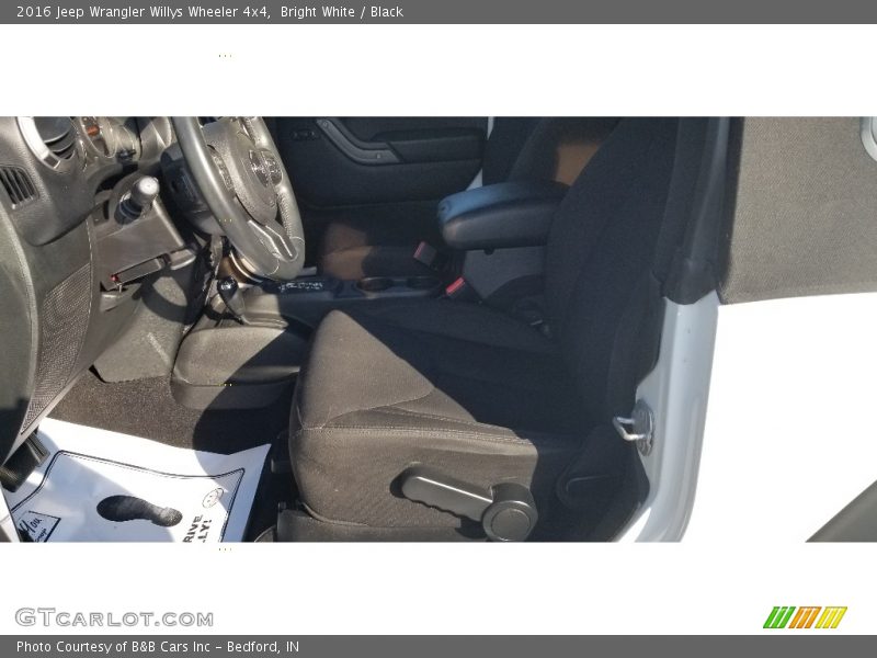 Bright White / Black 2016 Jeep Wrangler Willys Wheeler 4x4