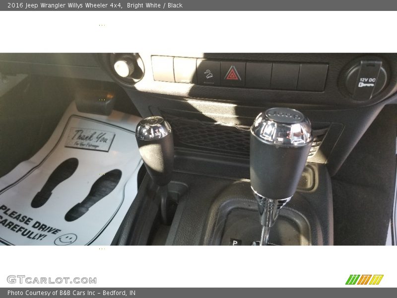 Bright White / Black 2016 Jeep Wrangler Willys Wheeler 4x4