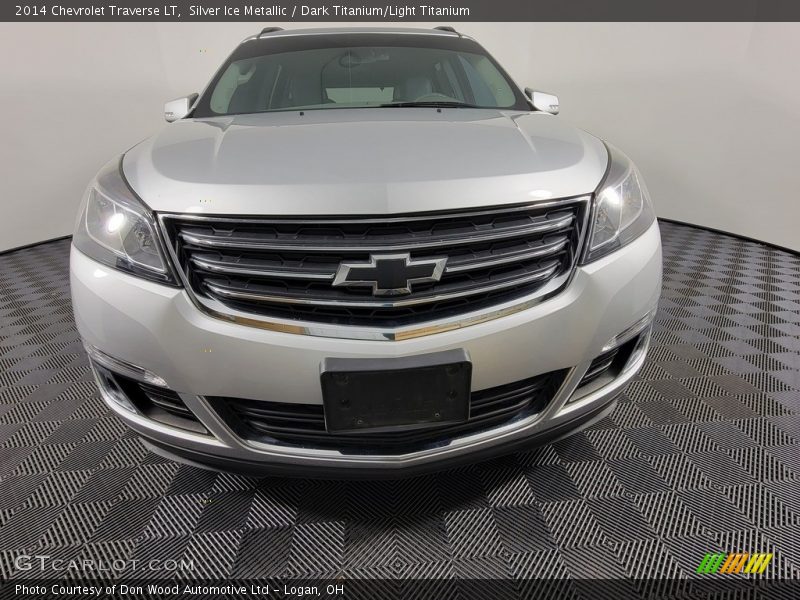Silver Ice Metallic / Dark Titanium/Light Titanium 2014 Chevrolet Traverse LT