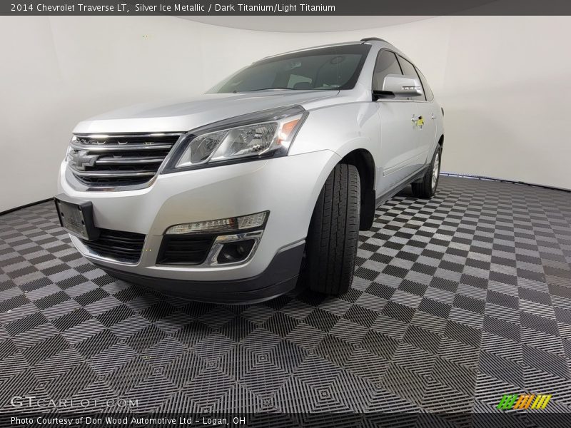 Silver Ice Metallic / Dark Titanium/Light Titanium 2014 Chevrolet Traverse LT