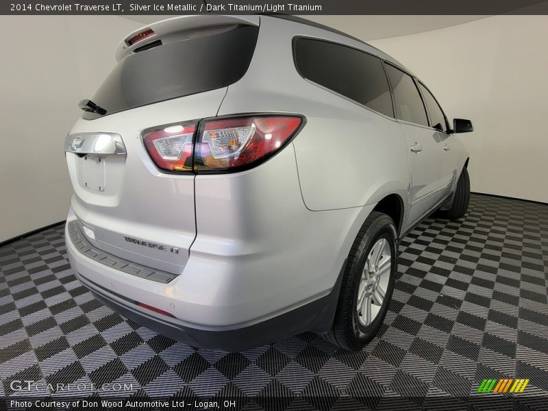 Silver Ice Metallic / Dark Titanium/Light Titanium 2014 Chevrolet Traverse LT