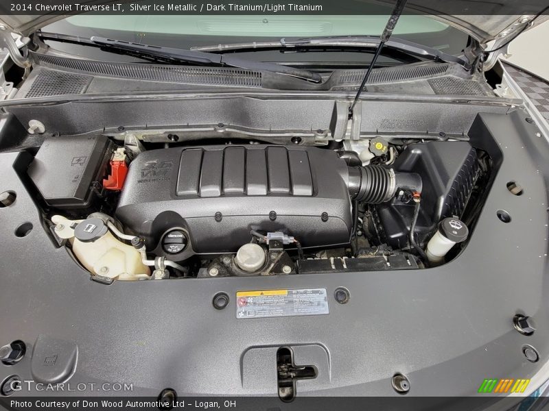 Silver Ice Metallic / Dark Titanium/Light Titanium 2014 Chevrolet Traverse LT