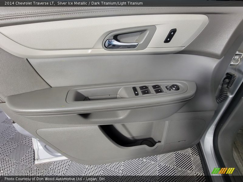 Silver Ice Metallic / Dark Titanium/Light Titanium 2014 Chevrolet Traverse LT