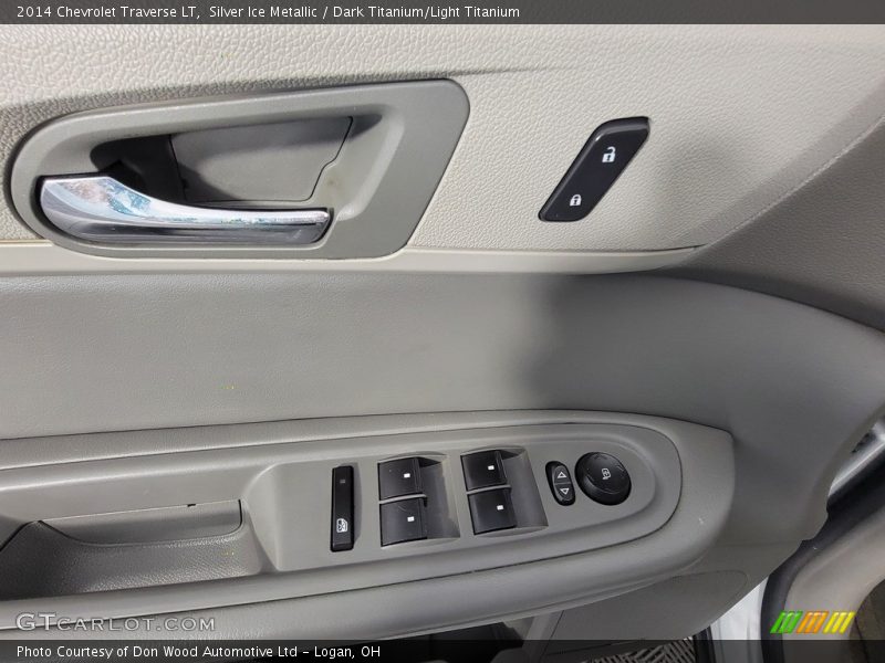 Silver Ice Metallic / Dark Titanium/Light Titanium 2014 Chevrolet Traverse LT
