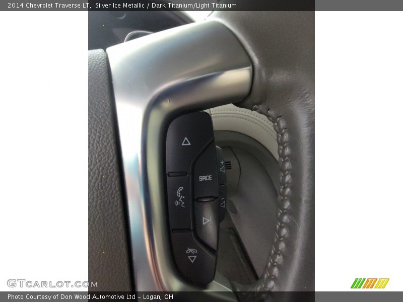 Silver Ice Metallic / Dark Titanium/Light Titanium 2014 Chevrolet Traverse LT