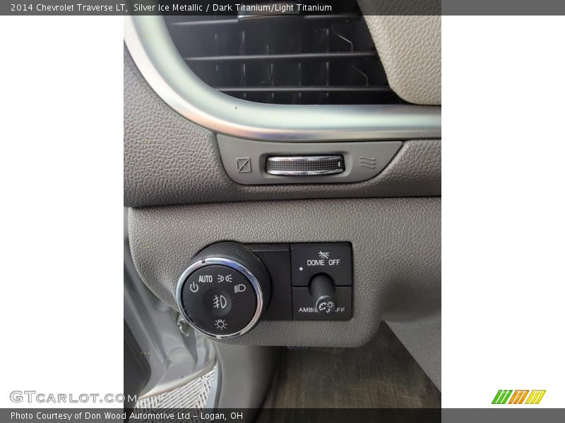 Silver Ice Metallic / Dark Titanium/Light Titanium 2014 Chevrolet Traverse LT