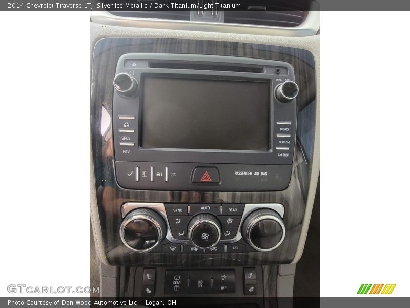 Silver Ice Metallic / Dark Titanium/Light Titanium 2014 Chevrolet Traverse LT