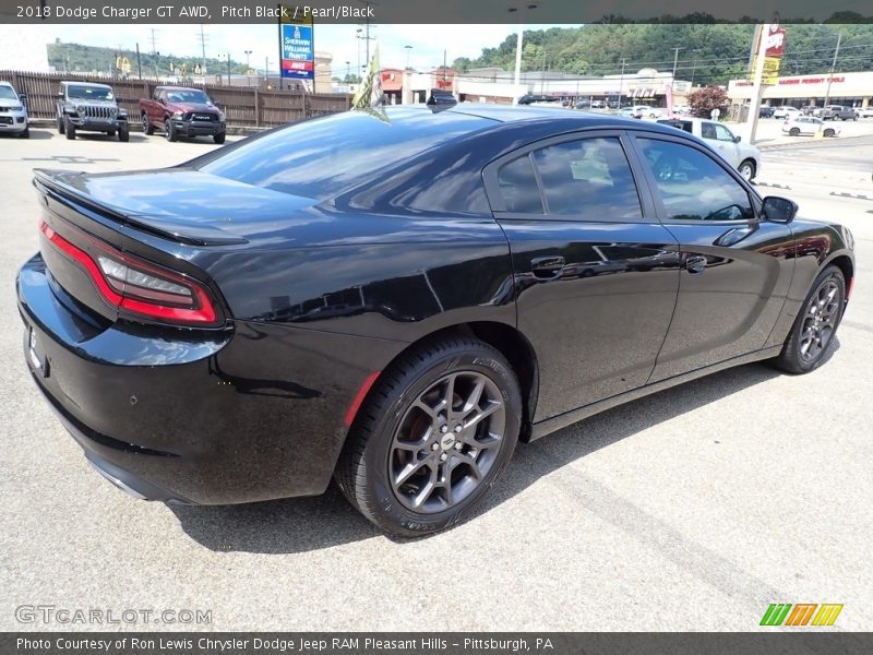 Pitch Black / Pearl/Black 2018 Dodge Charger GT AWD