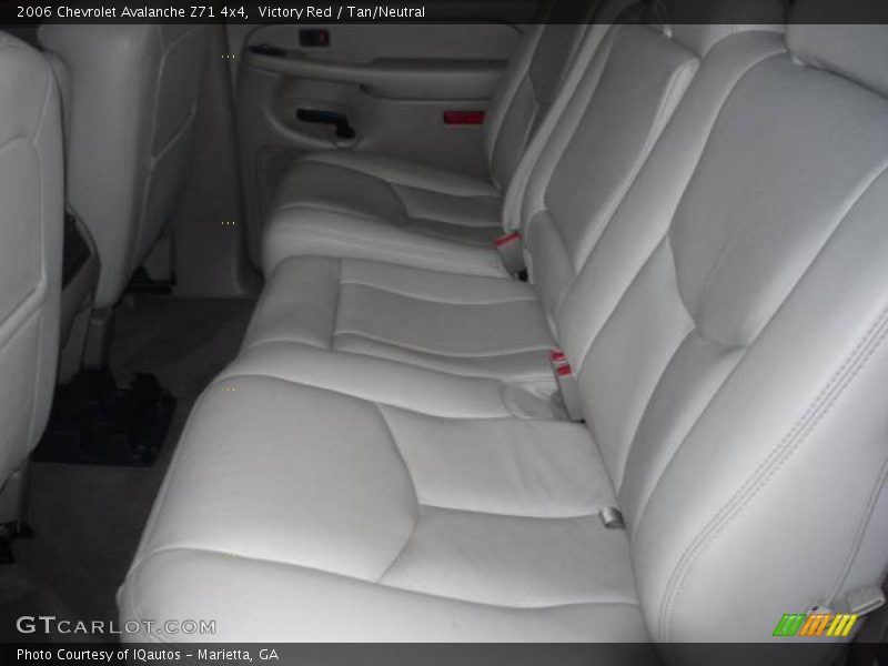 Victory Red / Tan/Neutral 2006 Chevrolet Avalanche Z71 4x4