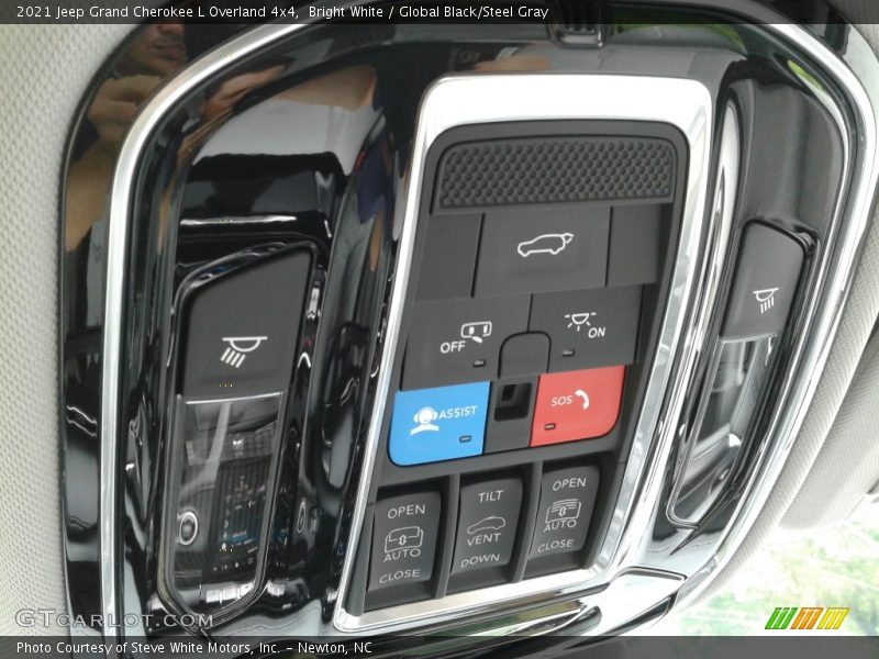 Controls of 2021 Grand Cherokee L Overland 4x4