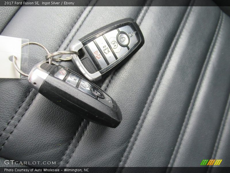 Ingot Silver / Ebony 2017 Ford Fusion SE