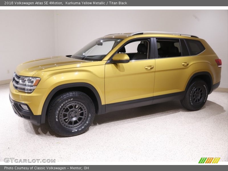 Kurkuma Yellow Metallic / Titan Black 2018 Volkswagen Atlas SE 4Motion