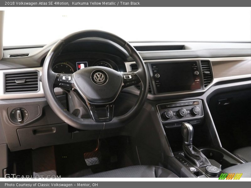 Kurkuma Yellow Metallic / Titan Black 2018 Volkswagen Atlas SE 4Motion