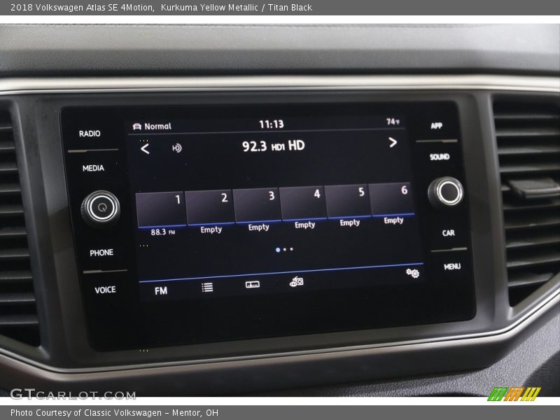 Kurkuma Yellow Metallic / Titan Black 2018 Volkswagen Atlas SE 4Motion