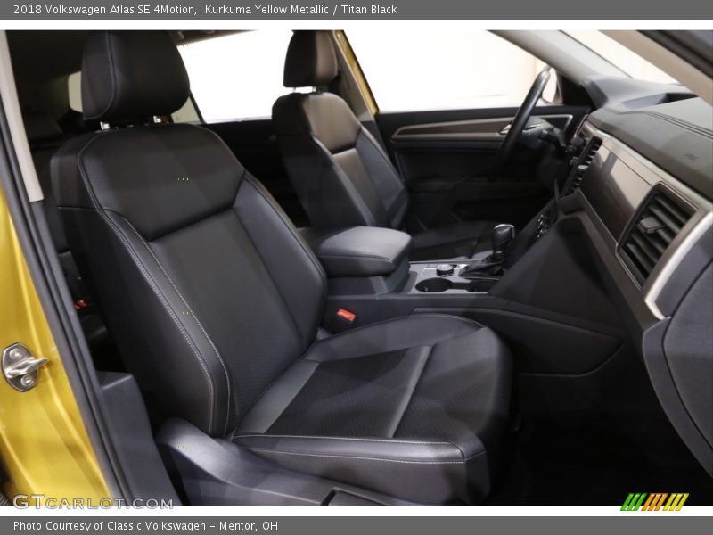 Kurkuma Yellow Metallic / Titan Black 2018 Volkswagen Atlas SE 4Motion