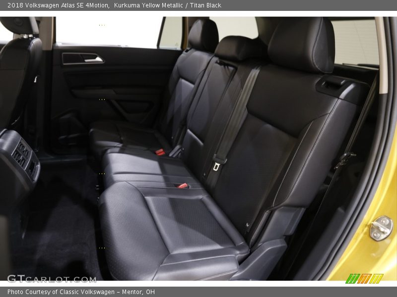 Kurkuma Yellow Metallic / Titan Black 2018 Volkswagen Atlas SE 4Motion