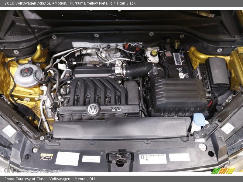 Kurkuma Yellow Metallic / Titan Black 2018 Volkswagen Atlas SE 4Motion