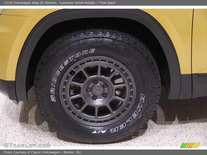 Kurkuma Yellow Metallic / Titan Black 2018 Volkswagen Atlas SE 4Motion