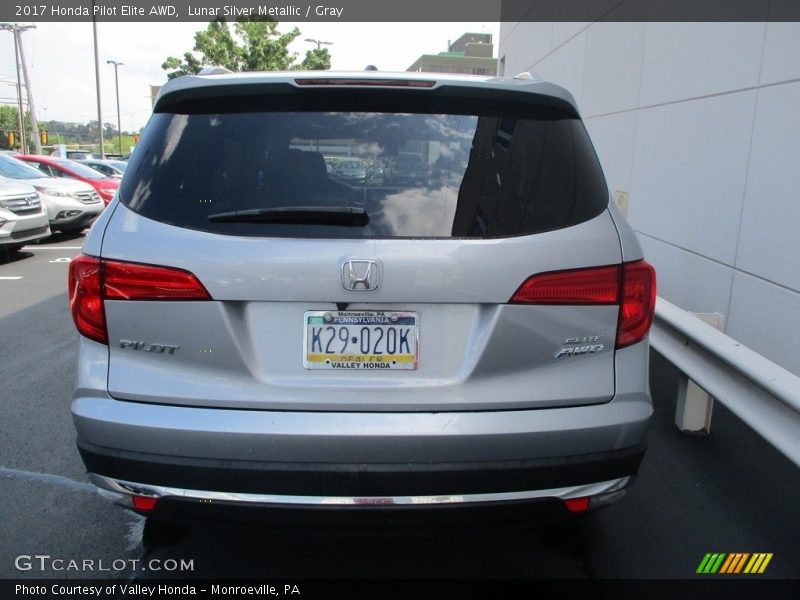 Lunar Silver Metallic / Gray 2017 Honda Pilot Elite AWD