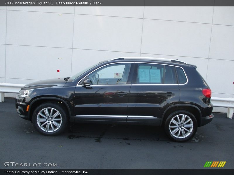 Deep Black Metallic / Black 2012 Volkswagen Tiguan SE